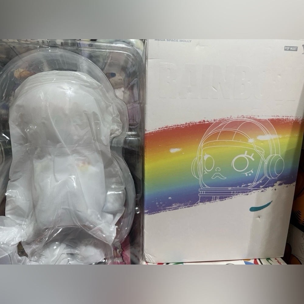 Mega Space Molly 400% Rainbow (regular edition confirmed)